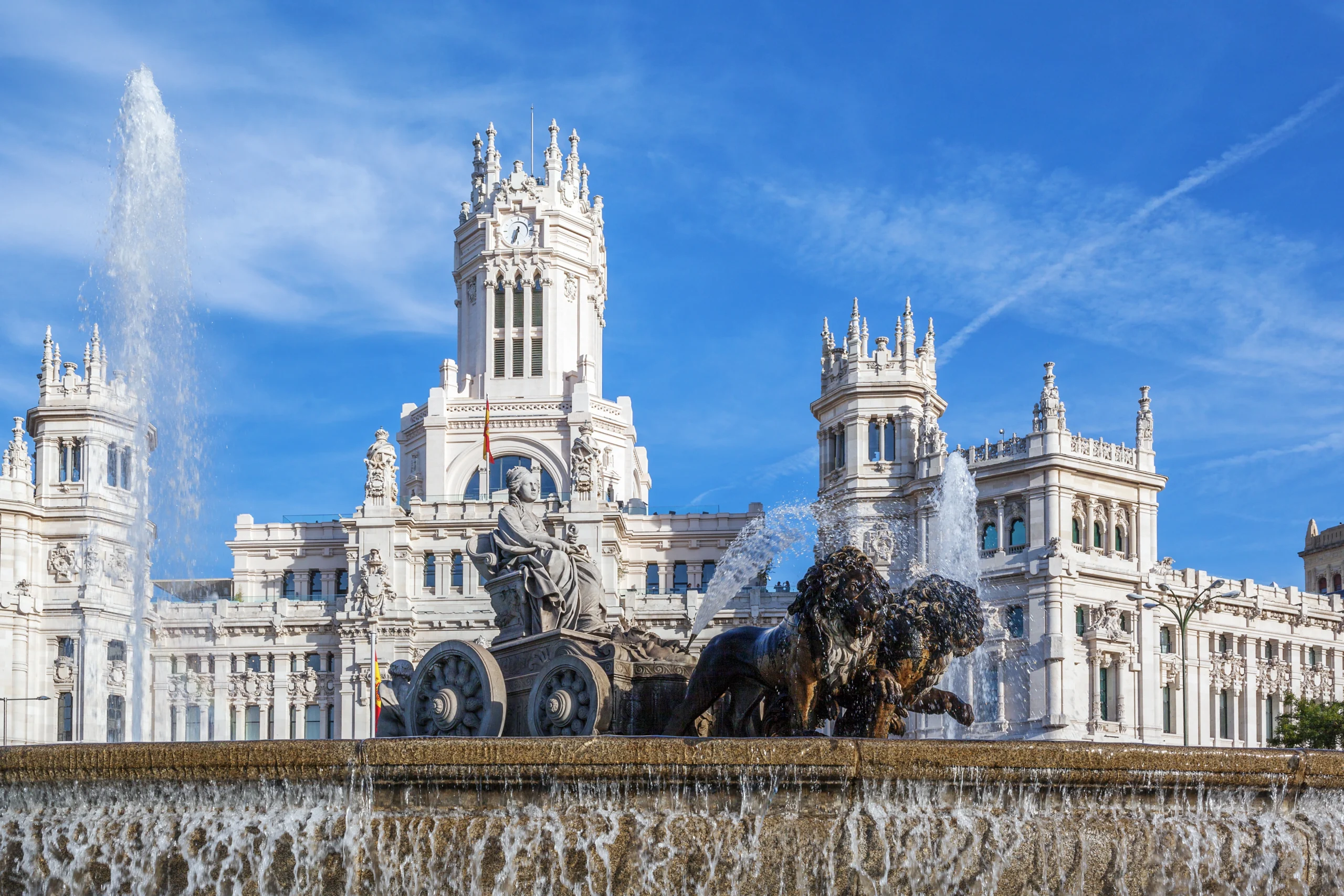 Palacio de Cibeles: uno de los lugares en Madrid turísticos más famoso del país.
