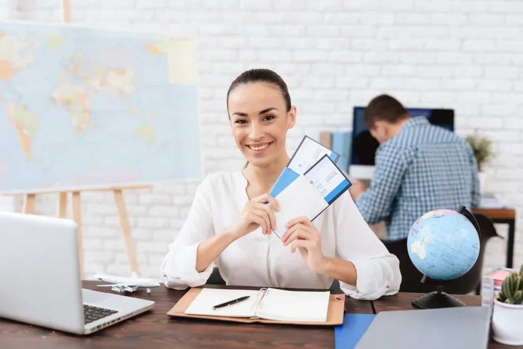 Mujer en agencias de viajes todo incluido.